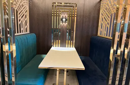 صالة عرض - استوديو - 2 حمامات للبيع في مساكن كورنيش عجمان - طريق كورنيش عجمان - عجمان