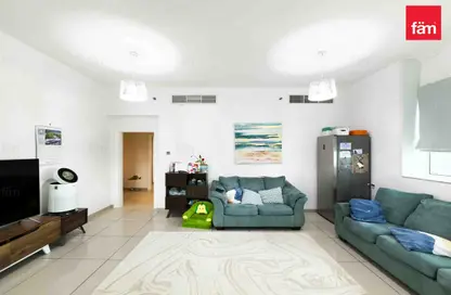 Apartment - 2 Bedrooms - 3 Bathrooms for sale in Marina Pinnacle - Dubai Marina - Dubai