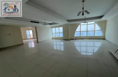 Apartment - 4 Bedrooms - 4 Bathrooms for rent in Al Khan Corniche - Al Khan - Sharjah