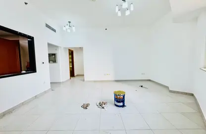 Apartment - 2 Bedrooms - 3 Bathrooms for rent in Blue Tower - Sheikh Zayed Road - Dubai