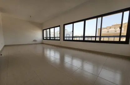 شقة - 2 غرف نوم - 2 حمامات للايجار في شارع السعادة - المشرف - أبوظبي