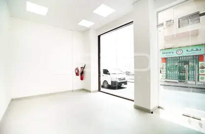 متجر - استوديو للايجار في بناية الهدى - نايف - ديرة - دبي
