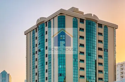عمارة بالكامل - استوديو - 8 حمامات للبيع في أبو شغارة - الشارقة