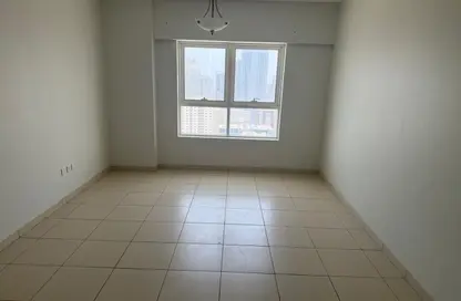Apartment - 2 Bedrooms - 3 Bathrooms for rent in Al Thani Building - Al Khan - Sharjah