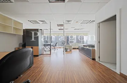 Office Space - Studio - 1 Bathroom for rent in The Burlington - Business Bay - Dubai