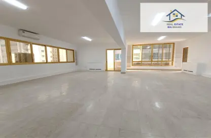 Apartment - 4 Bedrooms - 5 Bathrooms for rent in Tourist Club Area - Abu Dhabi