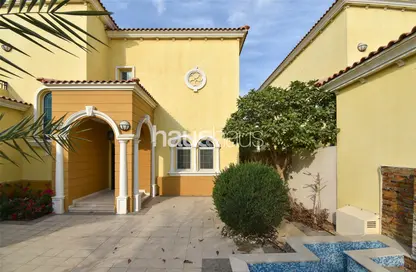 Villa - 3 Bedrooms - 4 Bathrooms for rent in District 8 - Jumeirah Park - Dubai