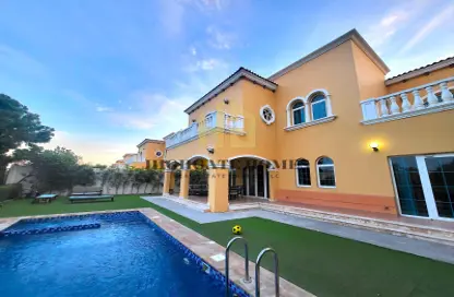 Villa - 5 Bedrooms - 6 Bathrooms for rent in Legacy - Jumeirah Park - Dubai