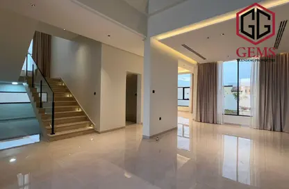 Villa - 5 Bedrooms - 6 Bathrooms for rent in Al Aweer 1 - Al Aweer - Dubai