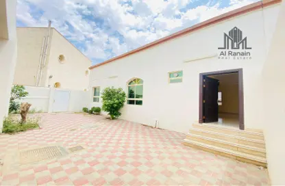 Villa - 2 Bedrooms - 2 Bathrooms for rent in Al Zaafaran - Al Khabisi - Al Ain