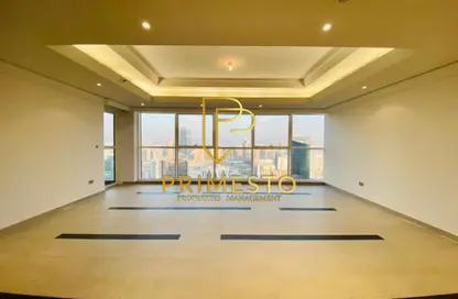 Apartment - 3 Bedrooms - 4 Bathrooms for rent in Wave tower - Corniche Road - Abu Dhabi
