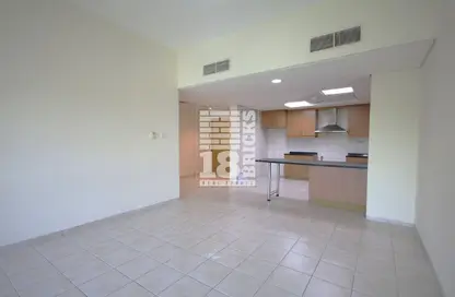 شقة - 2 غرف نوم - 2 حمامات للايجار في مبني 114 - طراز حديث - ديسكفري غاردنز - دبي