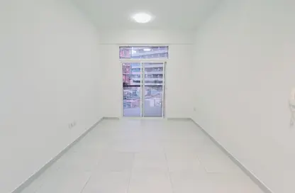 شقة - 2 غرف نوم - 3 حمامات للايجار في بوابة بن غاطي - الجداف - دبي