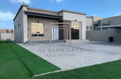 فيلا - 2 غرف نوم - 3 حمامات للايجار في الجزيرة الحمراء - رأس الخيمة