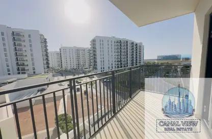 Apartment - Studio - 1 Bathroom for rent in Waters Edge - Yas Island - Abu Dhabi