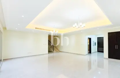 Villa - 5 Bedrooms - 6 Bathrooms for rent in Jumeirah 1 Villas - Jumeirah 1 - Jumeirah - Dubai