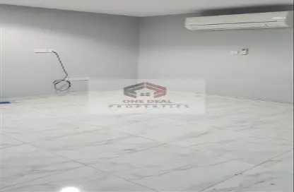Empty Room image for: Apartment - 2 Bedrooms - 2 Bathrooms for rent in Al Markhaniya - Al Ain, Image 1