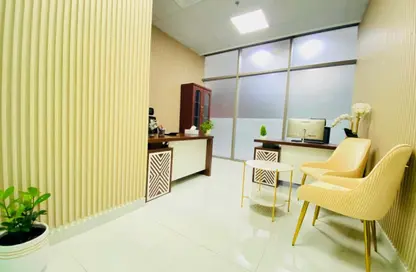 Office Space - Studio - 1 Bathroom for rent in Red Avenue - Al Garhoud - Dubai