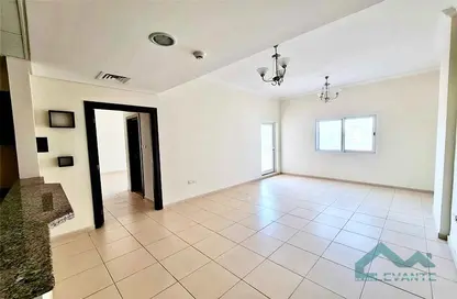 Apartment - 1 Bedroom - 2 Bathrooms for rent in Mazaya 19 - Queue Point - Dubai Land - Dubai