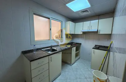 شقة - غرفة نوم - 2 حمامات للايجار في مبنى سيلفر هوم - هور العنز - ديرة - دبي