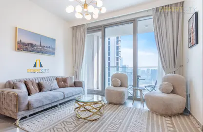 Living Room image for: Apartment - 1 Bedroom - 1 Bathroom for rent in Forte 2 - Forte - Downtown Dubai - Dubai, Image 1