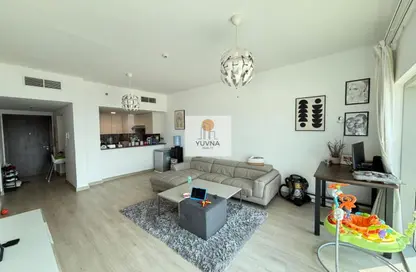 شقة - 2 غرف نوم - 3 حمامات للايجار في مبنى ربدان - مدينة السيارات - دبي