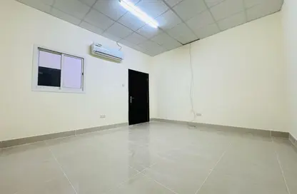 سكن عمال - استوديو - 8 حمامات للايجار في م-16 - مصفح الصناعية - مصفح - أبوظبي