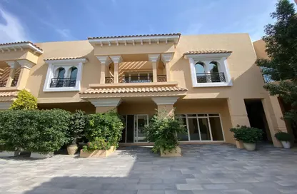 Villa - 5 Bedrooms - 6 Bathrooms for rent in Jumeirah 1 Villas - Jumeirah 1 - Jumeirah - Dubai