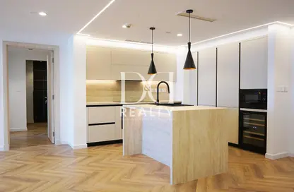 Apartment - 2 Bedrooms - 3 Bathrooms for sale in Marina Residences 4 - Marina Residences - Palm Jumeirah - Dubai