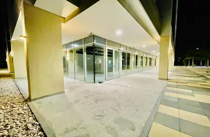Retail - Studio - 2 Bathrooms for rent in Al Raha Beach - Abu Dhabi