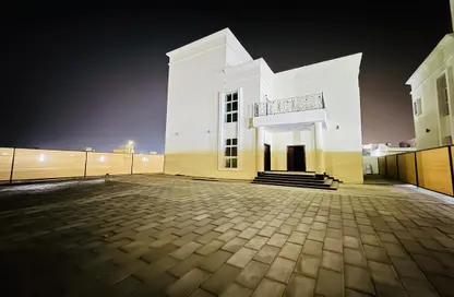 Villa - 4 Bedrooms - 6 Bathrooms for rent in Al Bahia - Abu Dhabi