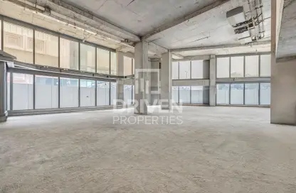 Retail - Studio - 2 Bathrooms for rent in Golden Gate - Oud Metha - Bur Dubai - Dubai