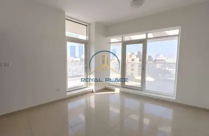 شقة - 3 غرف نوم - 4 حمامات للايجار في بناية رويال جي في سي - الضاحية 10 - قرية جميرا الدائرية - دبي