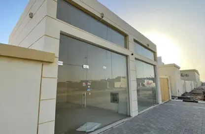 Warehouse - Studio - 2 Bathrooms for sale in Al Sajaa - Sharjah
