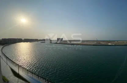 شقة - 2 غرف نوم - 3 حمامات للايجار في 18B البحيرة - لاجون - ميناء العرب - راس الخيمة - رأس الخيمة