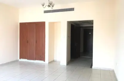 شقة - 1 حمام للايجار في ان ٠٣ - طراز فارسي - المدينة الدولية - دبي
