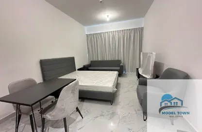 Apartment - Studio - 1 Bathroom for rent in Oasis 1 - Oasis Residences - Masdar City - Abu Dhabi