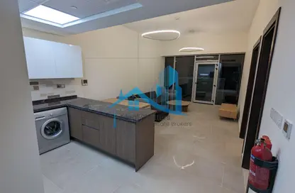 شقة - غرفة نوم - 2 حمامات للايجار في عزيزي بلازا - الفرجان - دبي شقة - غرفة نوم - 2 حمامات للايجار في عزيزي بلازا - الفرجان - دبي