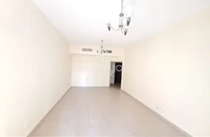 Empty Room image for: Apartment - 2 Bedrooms - 2 Bathrooms for rent in Al Khan Corniche - Al Khan - Sharjah, Image 1