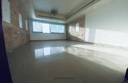 Office Space - Studio - 2 Bathrooms for rent in Hai Al Madheef - Central District - Al Ain