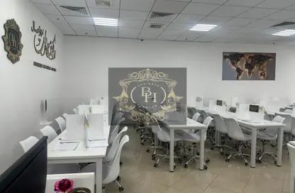 مكتب عمل جماعي - استوديو - 3 حمامات للايجار في فايرمونت عجمان - النخيل 2 - النخيل - عجمان