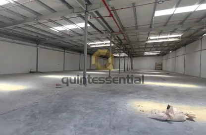 Warehouse - Studio - 1 Bathroom for rent in Umm Ramool - Dubai