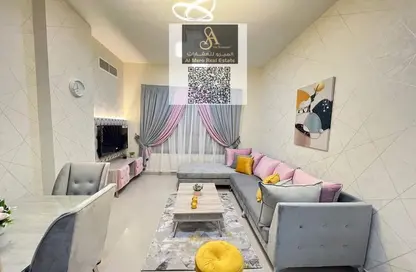 شقة - غرفة نوم - 2 حمامات للايجار في مساكن كورنيش عجمان - طريق كورنيش عجمان - عجمان