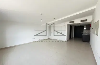Empty Room image for: Apartment - 1 Bathroom for rent in Al Neem Residence - Rawdhat Abu Dhabi - Abu Dhabi, Image 1