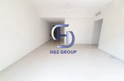 شقة - غرفة نوم - 2 حمامات للايجار في الثاني مويلح - تجارية مويلح - الشارقة