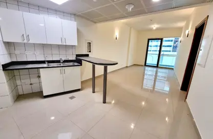 Apartment - 1 Bedroom - 2 Bathrooms for rent in Al Jimi Avenue - Al Khalidiya - Abu Dhabi