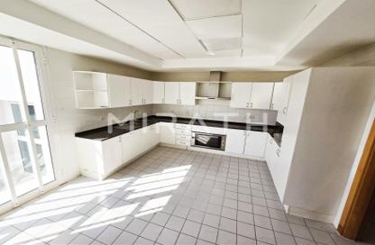 Compound - 4 Bedrooms - 4 Bathrooms for rent in Jumeirah 1 Villas - Jumeirah 1 - Jumeirah - Dubai