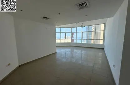 Apartment - 3 Bedrooms - 3 Bathrooms for rent in Ajman Corniche Road - Ajman