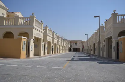 تاون هاوس - 2 غرف نوم - 3 حمامات للبيع في الضاحية 12 - قرية الجميرا سركل - دبي
