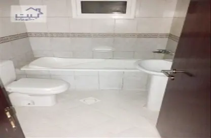صورة لـ حمام شقة - 2 غرف نوم - 2 حمامات للايجار في الراشدية - عجمان وسط المدينة - عجمان ، صورة رقم 1